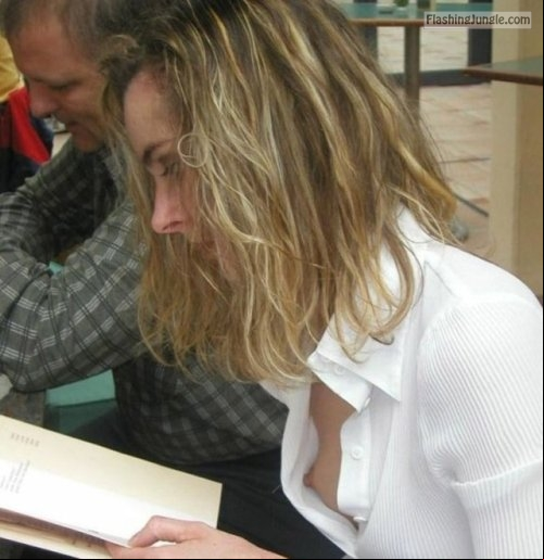 sideboob nipple peek boobs flash pics public flashing pics voyeur pics 3